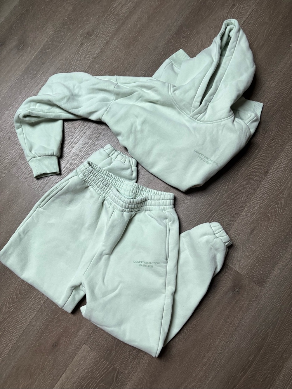 Comfrt Set- Pastel Green